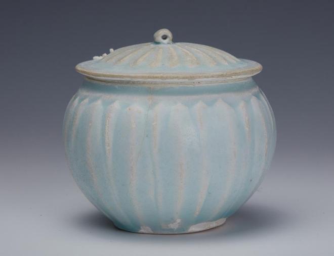 菊君子”藏着中国人的千年偏爱pg模拟器电脑版文物上的“(图2) 菊君子”藏着中国人的千年偏爱pg模拟器电脑版文物上的“(图2)